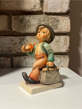 Goebel Hummel Merry Wanderer TM5 Figurine Boy with Bag and Umbrella